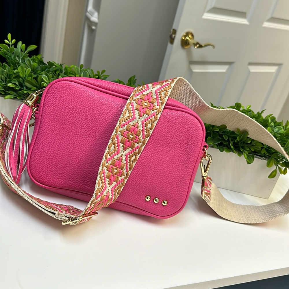 Willow Camera Crossbody Bag